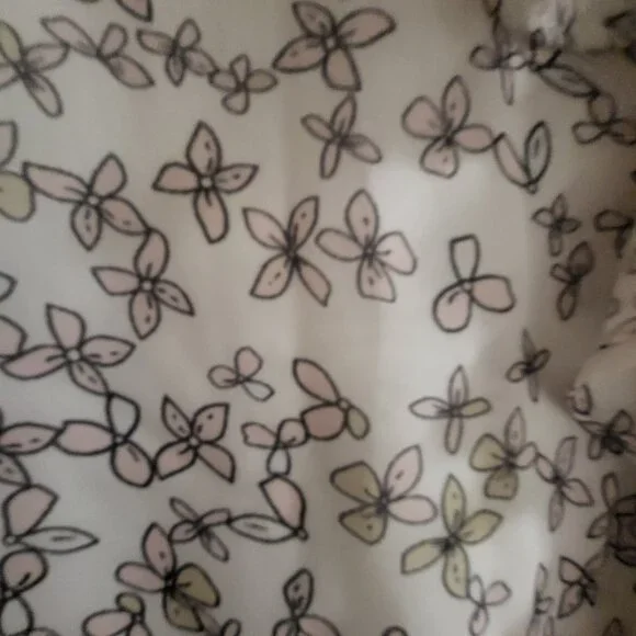 Tommy Hilfiger Ruffle Tie-Neck Floral Blouse - White/Black - Size Medium - Picture 4 of 6